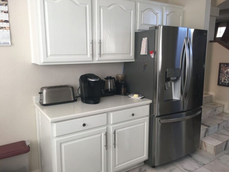 Painted white kitchen cabinets